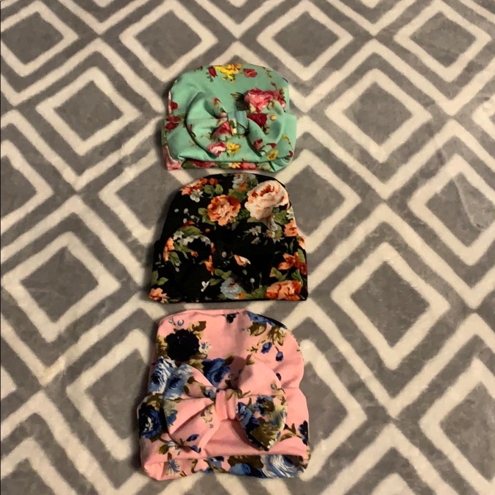 🎀4for$20 -Newborn- hospital hats with bow.